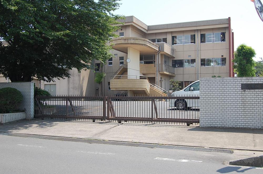 Primary school. Yoshizawa to elementary school 1800m