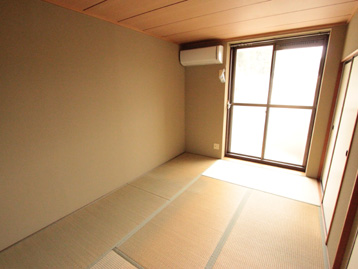 Other room space. Japanese-style part of the calm atmosphere. 