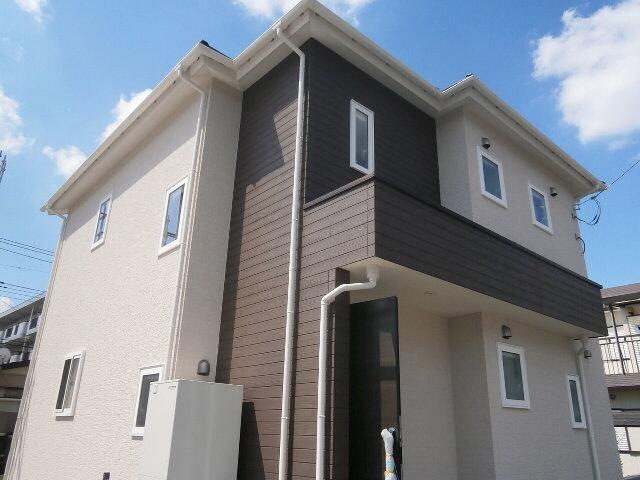 Local appearance photo. Building A