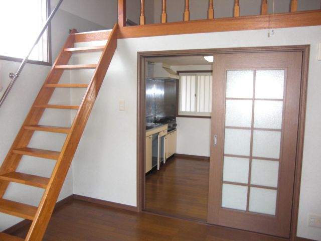 Living and room. Popular with loft
