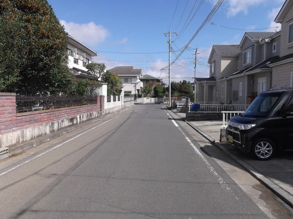 Local photos, including front road. Spacious is at 6m road.