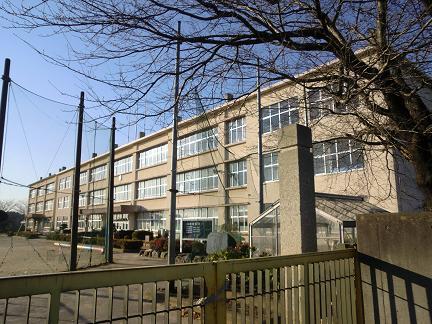 Primary school. 2536m to Mito Municipal Sakado Elementary School