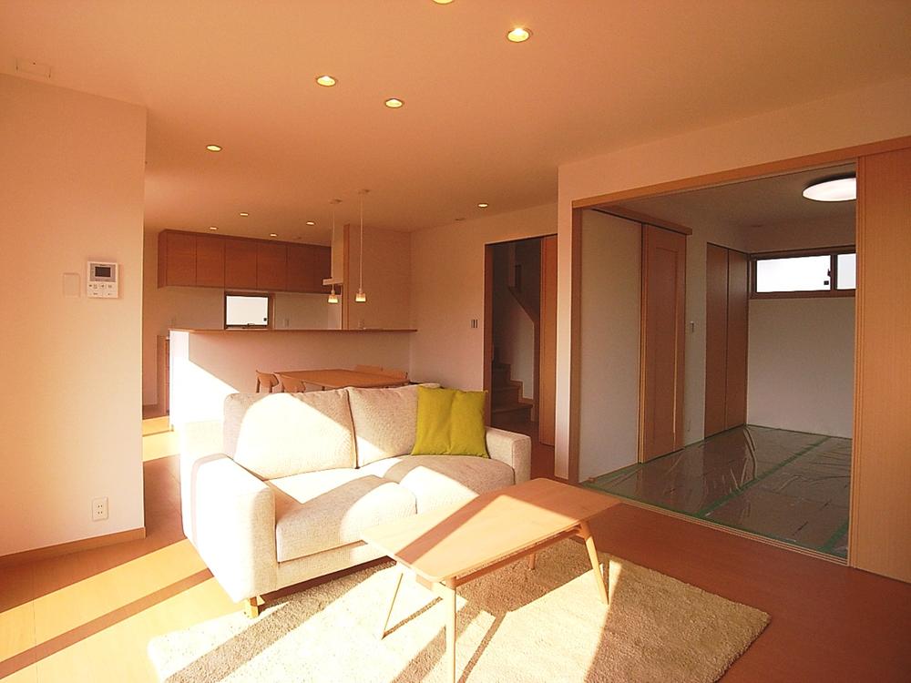 Living.  [A-51] Indoor (11 May 2013) Shooting