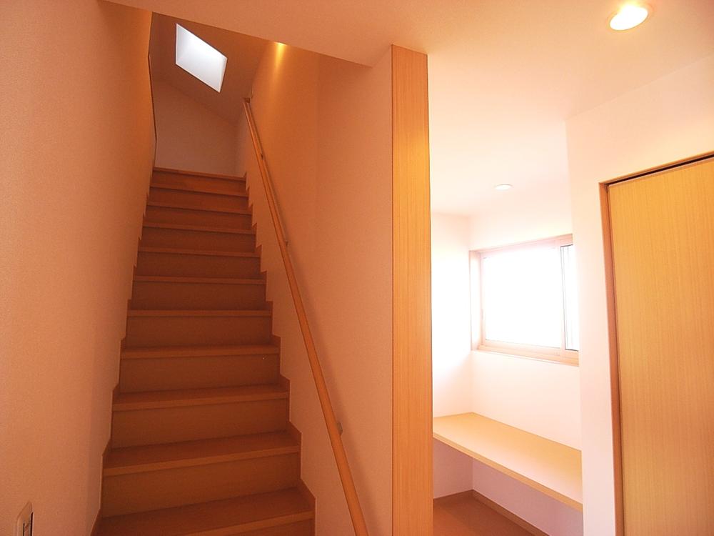 Other introspection.  [A-51: Storage] Staircase leading from the second floor to the attic storage "warehouse". Carrying of heavy objects Ya because it is not a ladder-type, You can use the peace of mind even in small children. Indoor (11 May 2013) Shooting