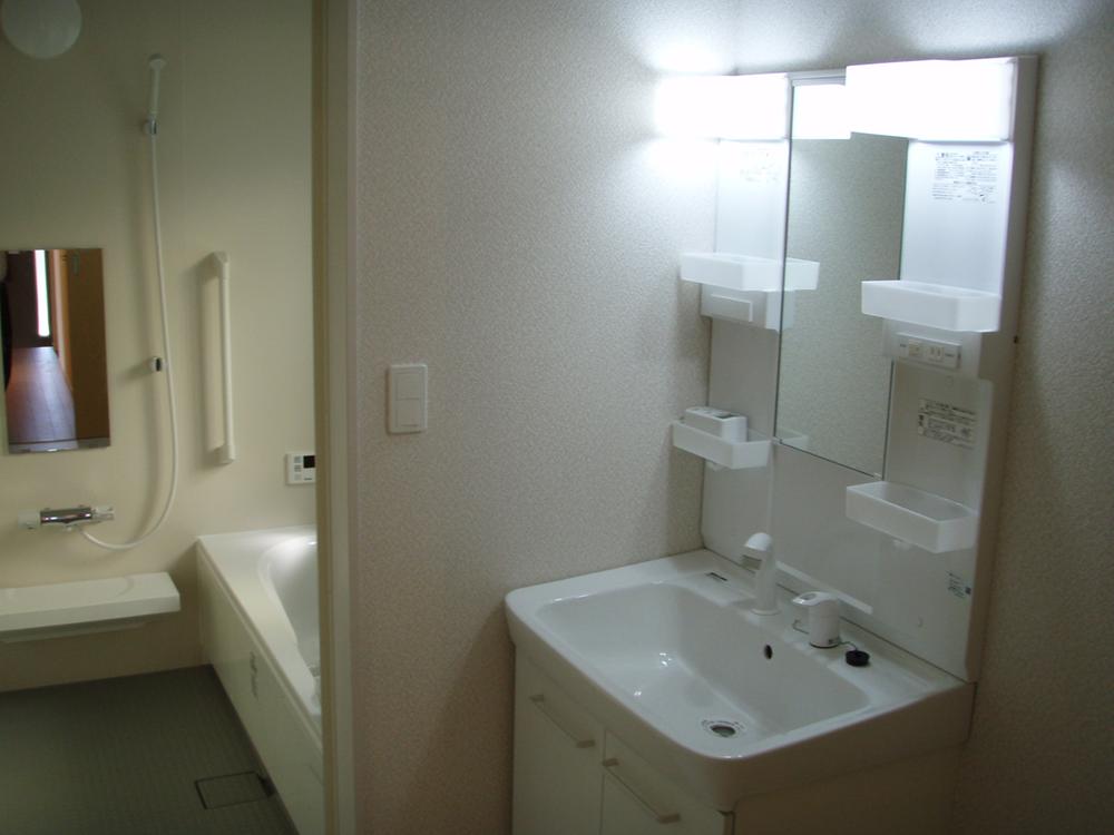 Wash basin, toilet. Washroom ☆ 