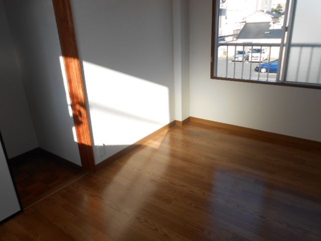 Other. It is very recommended point also the airy.