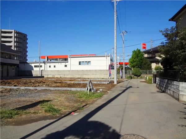 Local photos, including front road. Local (September 2013) Shooting