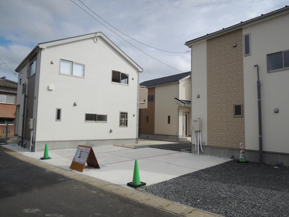 Local appearance photo. Local (10 May 2013) Shooting