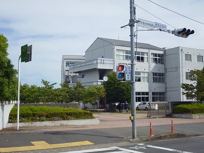 Junior high school. Moriya Municipal Keyakidai junior high school (junior high school) up to 1025m
