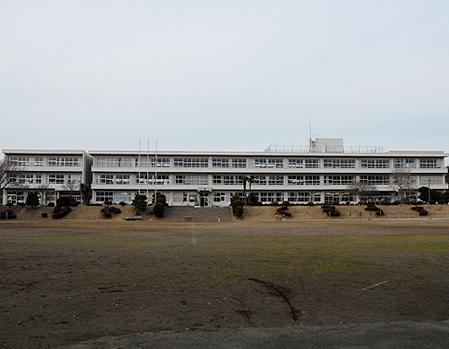 Primary school. Moriya Municipal Kuronai to elementary school 900m