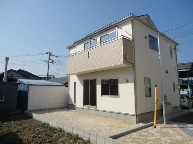 Local appearance photo.  ◆ There are 2 car all building parking spaces. (1 Building)