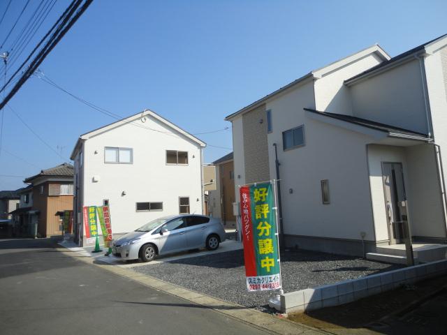 Local photos, including front road.  ◆ All three buildings is in sale new construction in the lily months hill of Moriya Station walk 13 minutes. 
