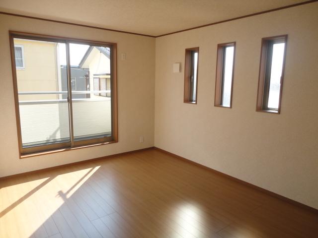 Non-living room.  ◆ Bright rooms in all rooms two sides lighting. 