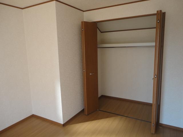 Receipt.  ◆ Worry many families per each room storage. 