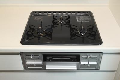 Other Equipment. Care is simple enamel top plate stove. Wipe oil dirt quickly people, Beautiful to the eye. Also, The kitchen counter, durability ・ Easy to clean with excellent artificial marble employed in heat resistance (same specifications)