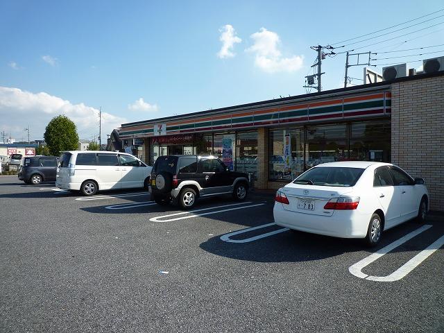 Convenience store. 1089m until the Seven-Eleven Moriya Honcho shop