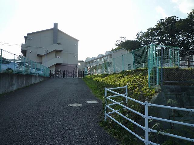 Primary school. Moriya 1308m to stand Takano Elementary School