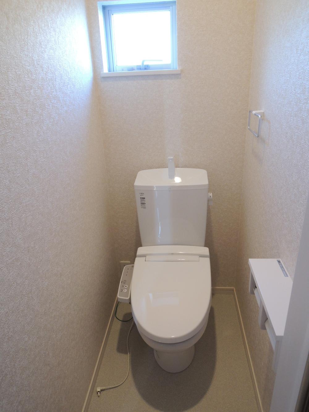 Toilet. Indoor (11 May 2013) Shooting