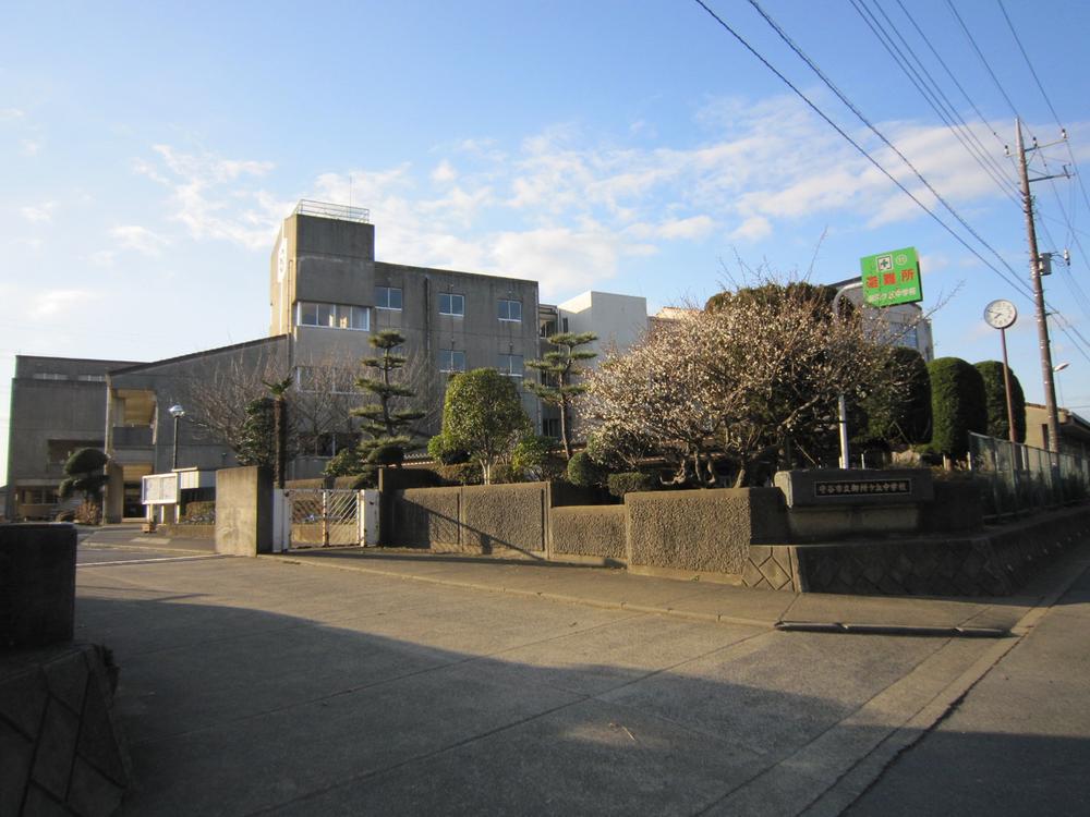 Junior high school. Moriya Municipal Goshogaoka until junior high school 1089m