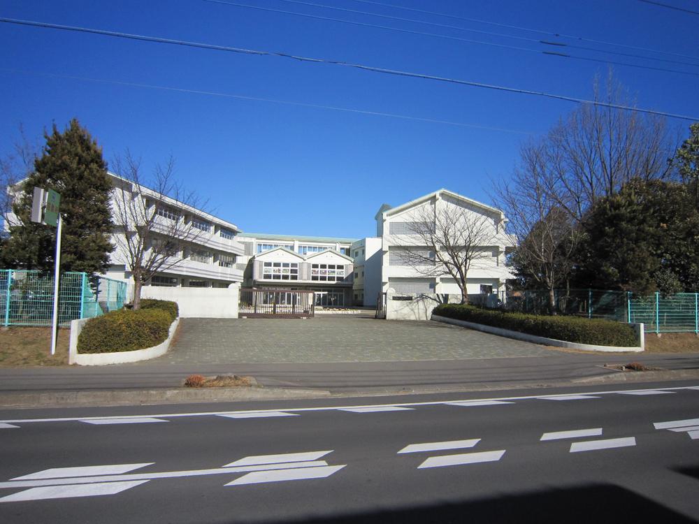 Primary school. Moriya Municipal Oisawa to elementary school 636m
