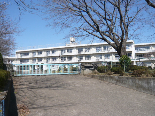 Primary school. Imperial Palace Keoka up to elementary school (elementary school) 914m