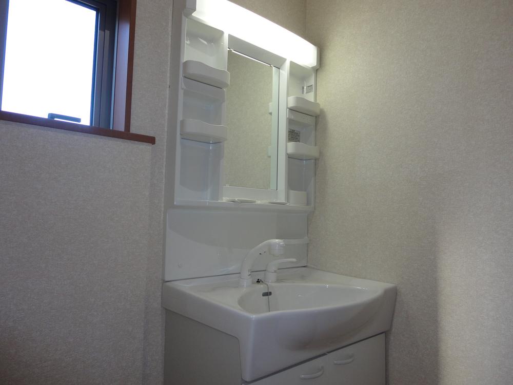 Wash basin, toilet. Indoor (10 May 2013) Shooting