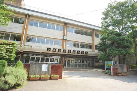Primary school. Moriya Municipal Moriya to elementary school 900m
