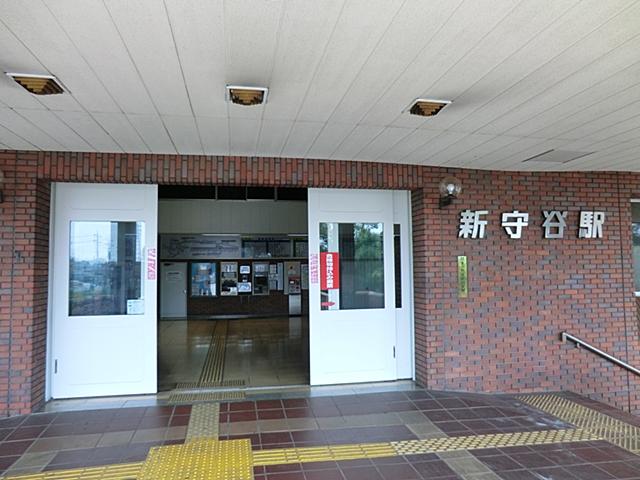 station. 2000m until Jōsō Line Shinmoriya Station