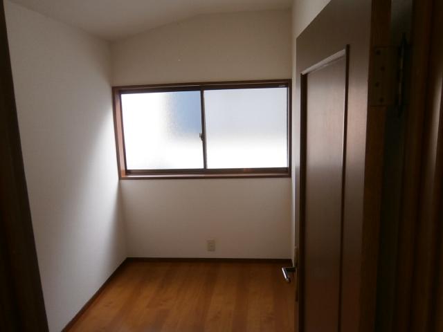 Receipt. Second floor of the closet