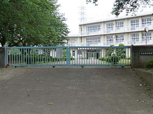 Primary school. Moriya Municipal Goshogaoka to elementary school 160m