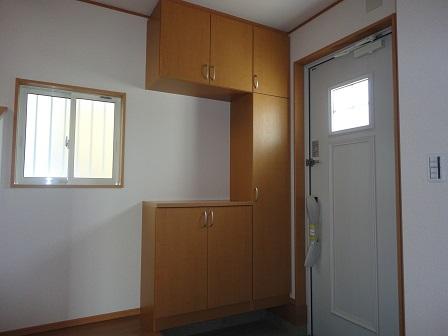 Entrance. Local (September 2013) Shooting