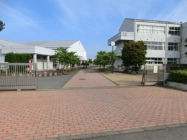 Junior high school. Moriya Municipal Keyakidai until junior high school 220m