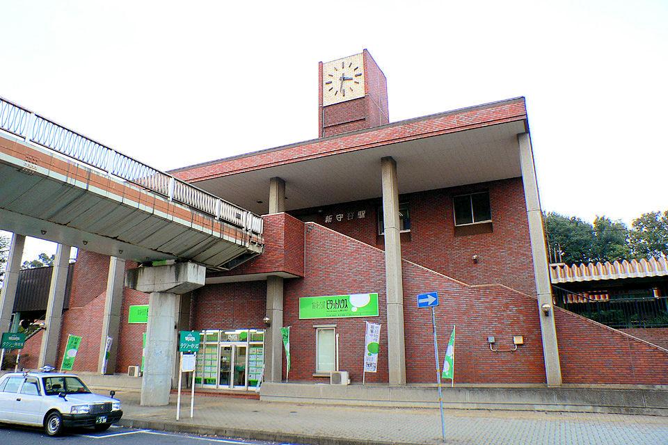 station. Shinmoriya 800m to the Train Station