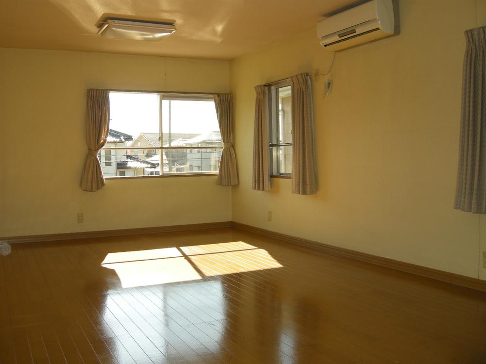 Non-living room. Second floor of the Western-style is as wide as 14.9 Pledge, It can be used for multi-purpose