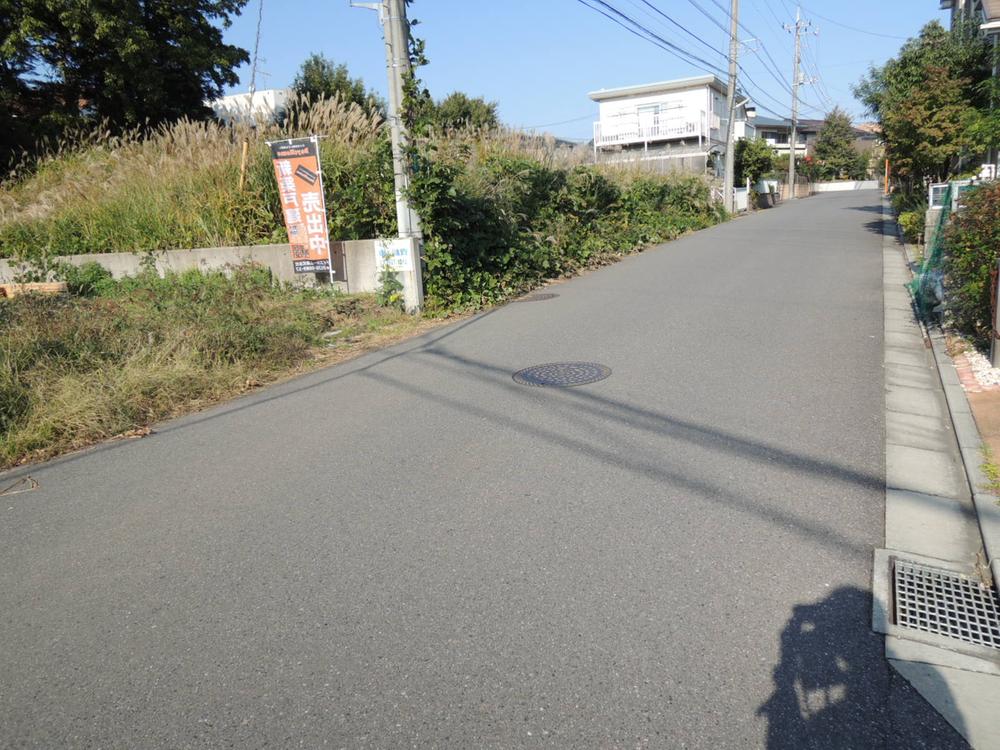 Local photos, including front road. Local (11 May 2013) Shooting