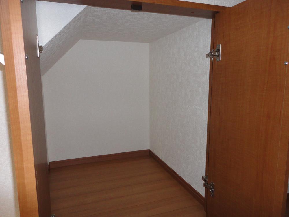 Receipt. Stairs under storage