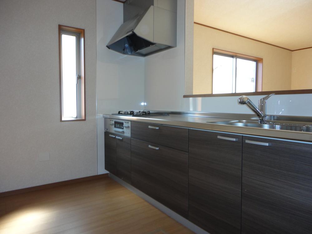 Kitchen. Indoor (11 May 2013) Shooting