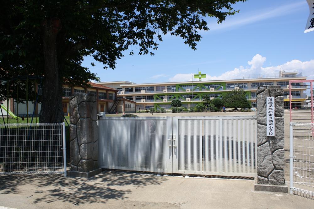 Primary school. Nukata about 250m up to elementary school
