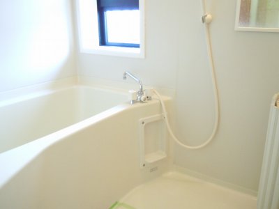 Bath. Bright bathroom there is also a window ☆ 