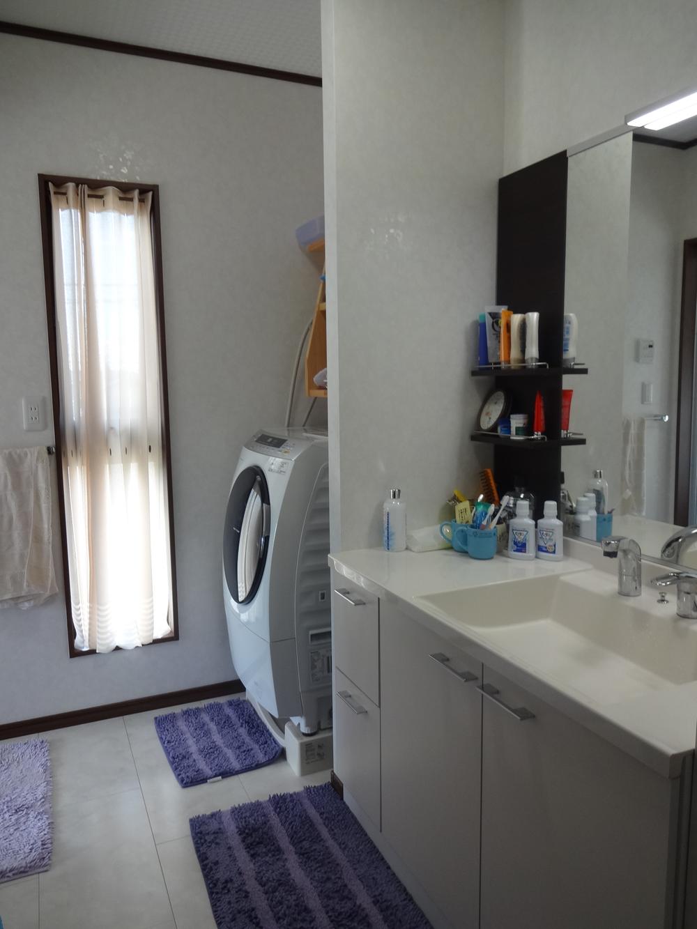 Wash basin, toilet. Wash undressing room (November 2013) Shooting
