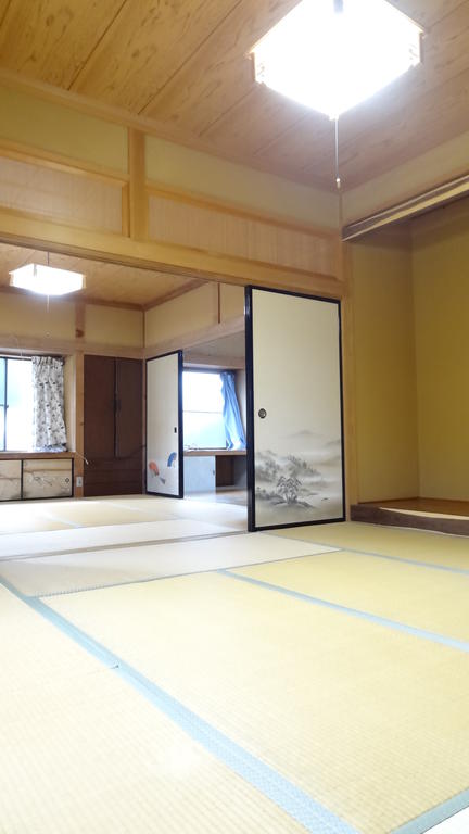 Other room space. Wide Japanese-style room! 