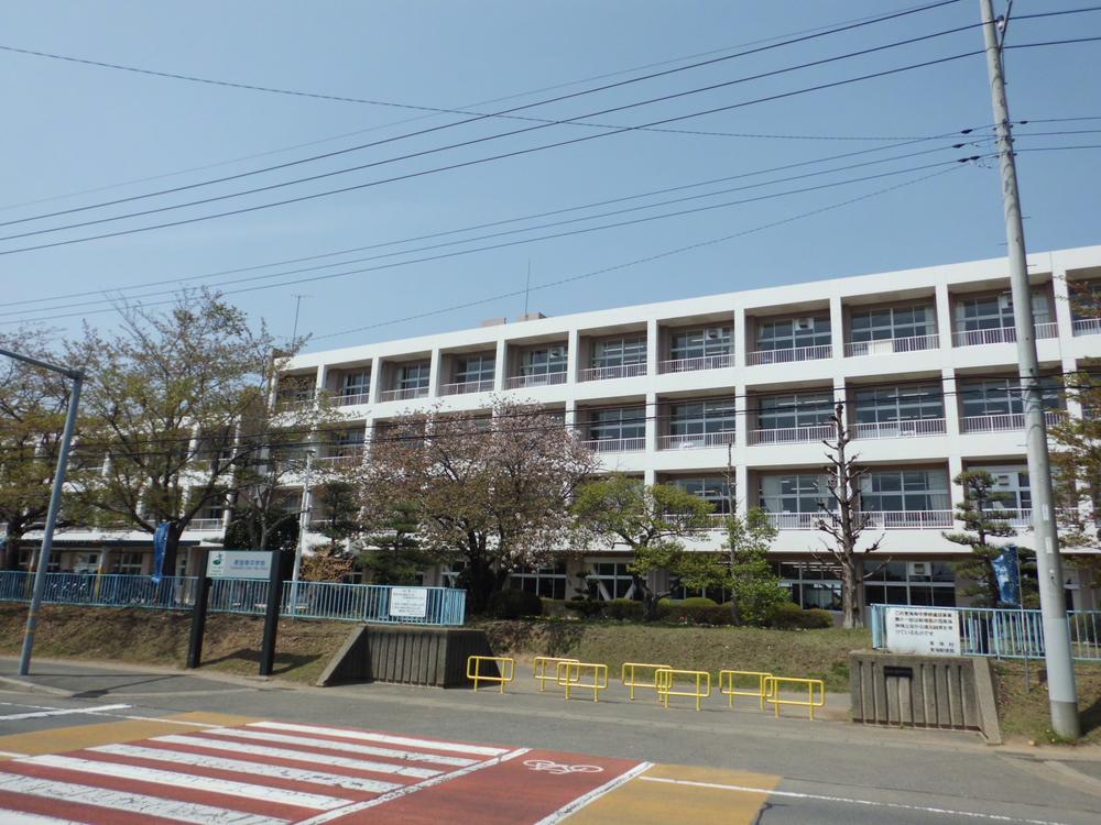 Junior high school. 2733m to Tokai-mura stand Tokaiminami junior high school