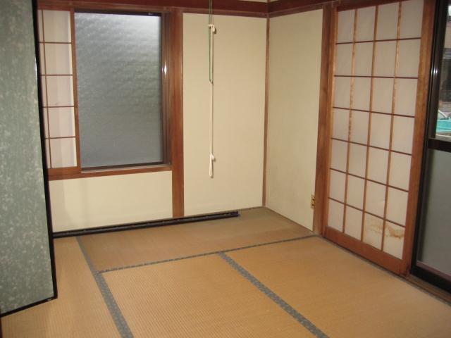 Non-living room. All Japanese-style tatami mat replacement ・ cross ・ ceiling ・ Sliding door ・ This exchange Shoji Zhang plans. 