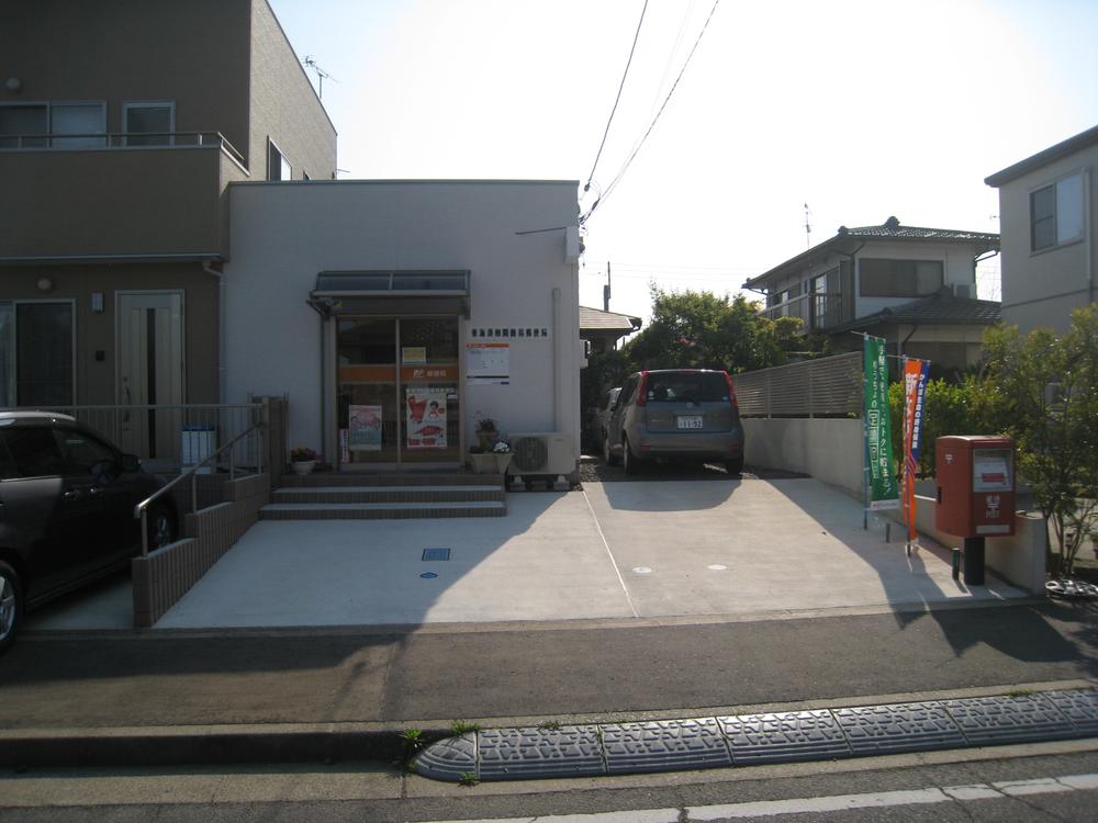 post office. 50m to Tokai Suwama simple post office