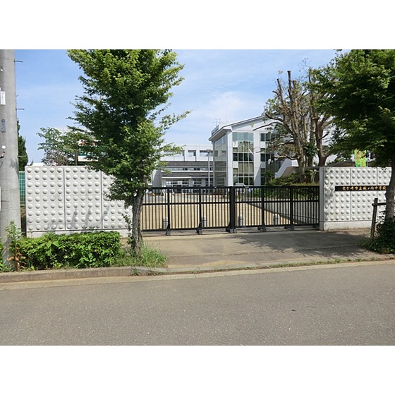 Junior high school. Shironouchi 2430m until junior high school (junior high school)