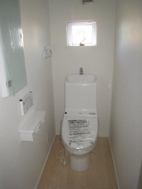 Toilet. Indoor (11 May 2013) Shooting