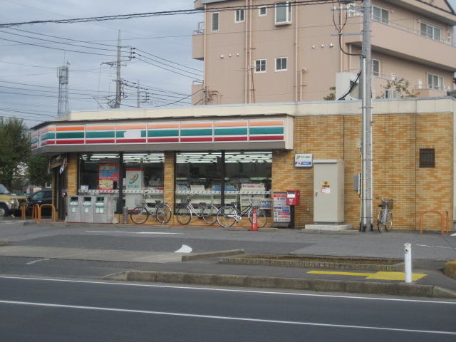 Convenience store. Seven-Eleven Ryugasaki Wakashiba store up (convenience store) 64m