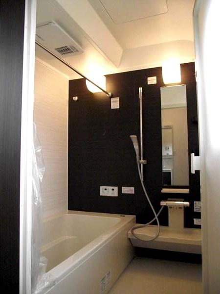 Same specifications photo (bathroom)