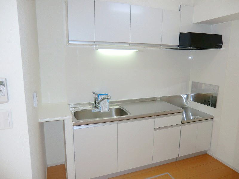 Kitchen. Kitchen specification with water purifier corresponding type faucet