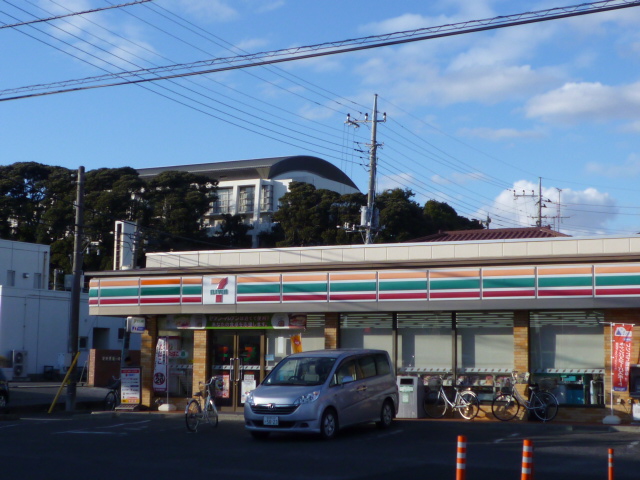 Convenience store. 445m to Seven-Eleven Ryugasaki Kojunta (convenience store)